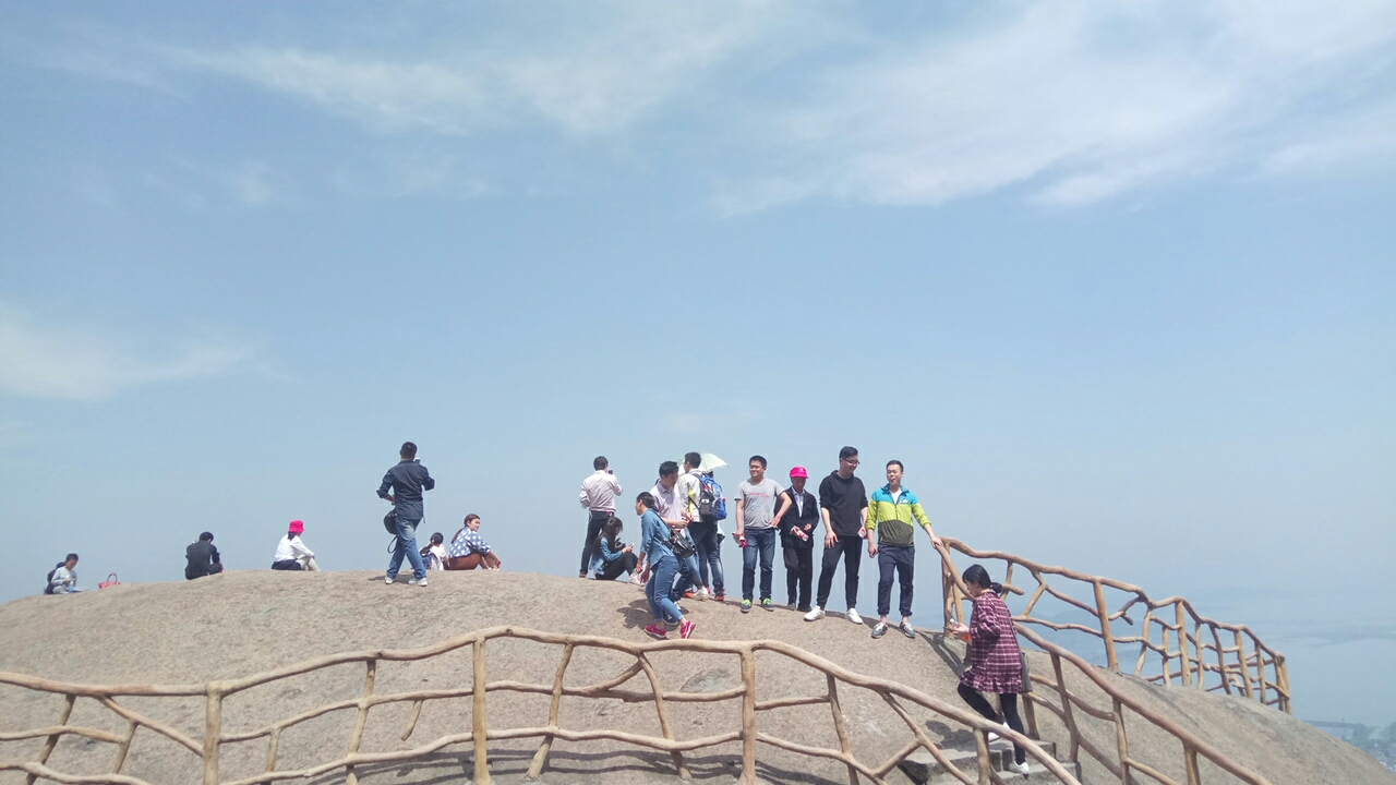 天思裝飾巨石山兩日游之登山游覽巨石山