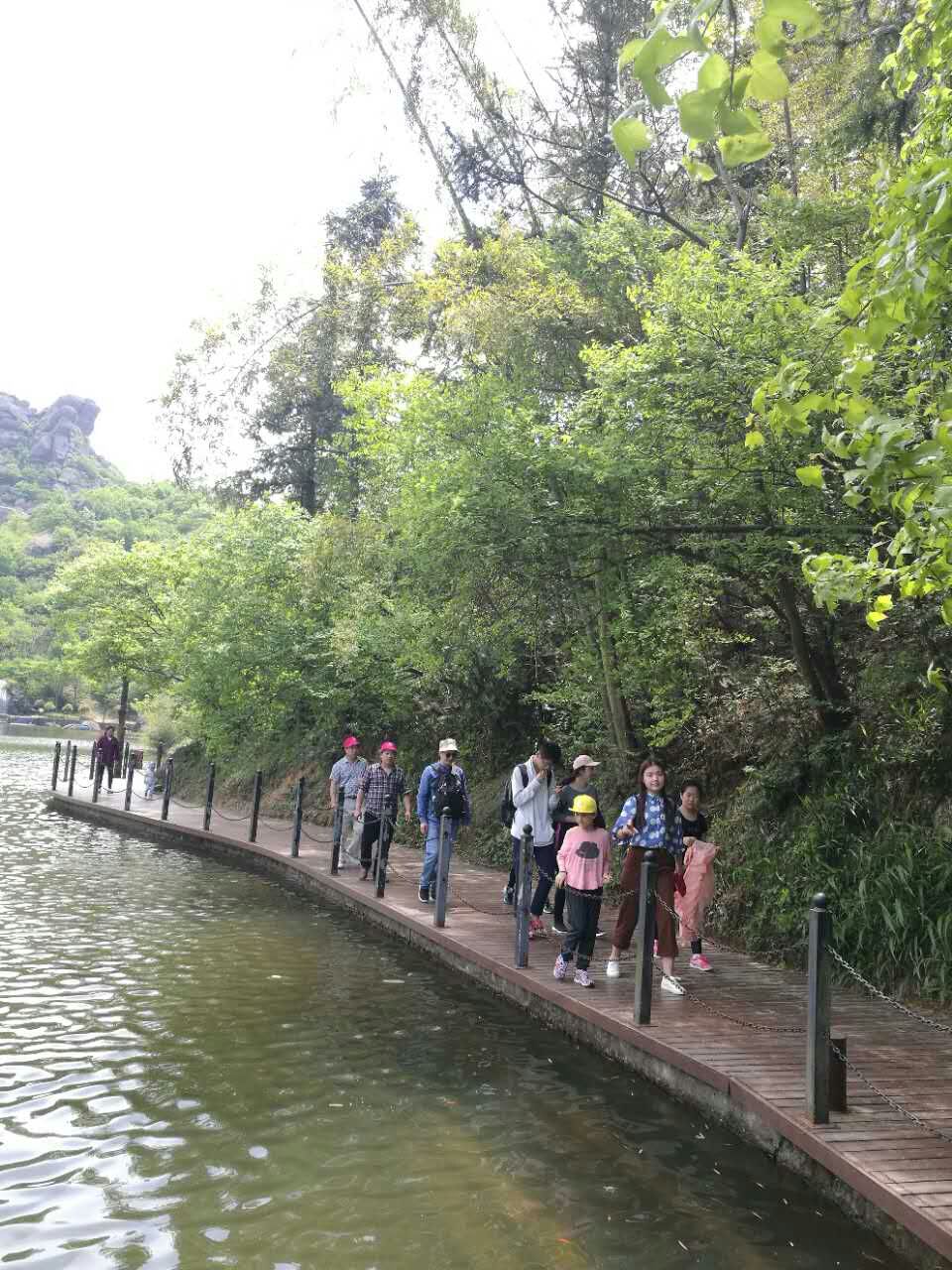 天思裝飾巨石山兩日游之登山游覽巨石山